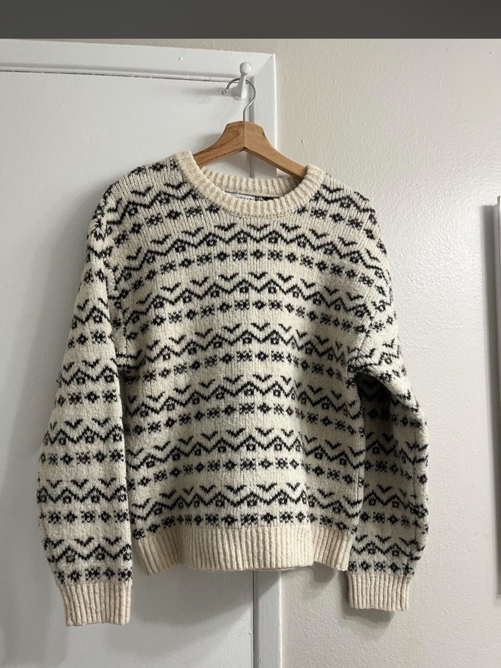 Zara Cream and Black Patterned Knit Sweater